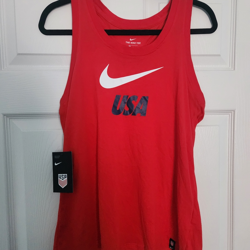 Nike Dri-FIT Red Tee M  NWT  USA Exclusive Logo, Men’s Style, Made in Malaysia